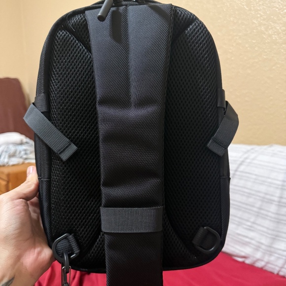 Sharper image crossbody - Picture 4 of 6